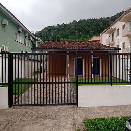 우바투바 Casa Praia Grande Com Churrasqueira 빌라 외부 사진