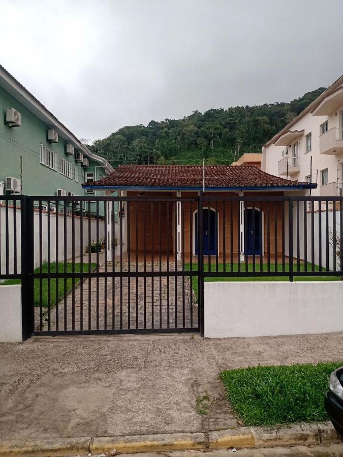 우바투바 Casa Praia Grande Com Churrasqueira 빌라 외부 사진